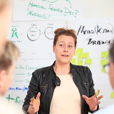 Bring medarbejdernes KOMPETENCER, VIDEN og ERFARINGER bedre i spil og skab MERV&AElig;RDI.